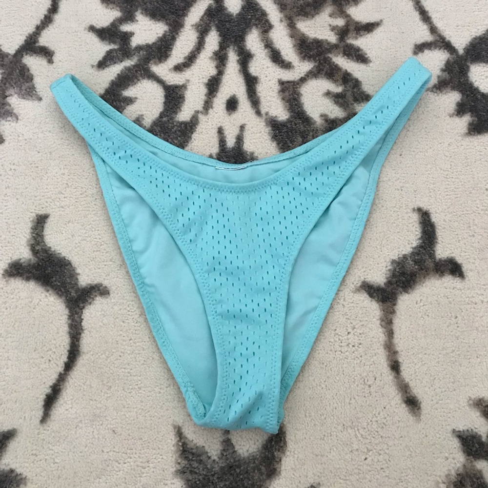 High leg cheeky bikini bottoms